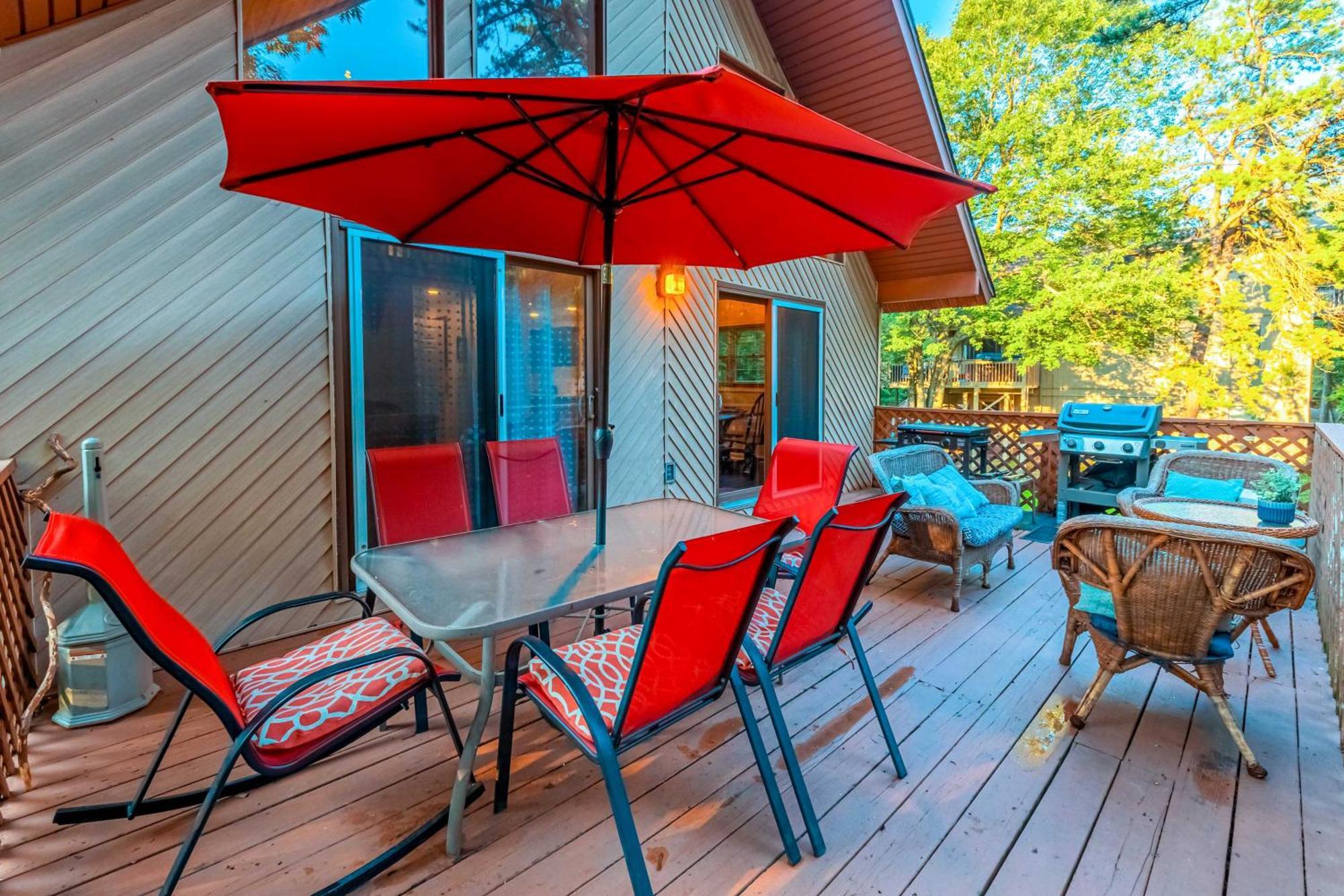 Poconos Ski Retreat With Sauna, Hot Tub, And Game Room Lake Harmony Exterior foto