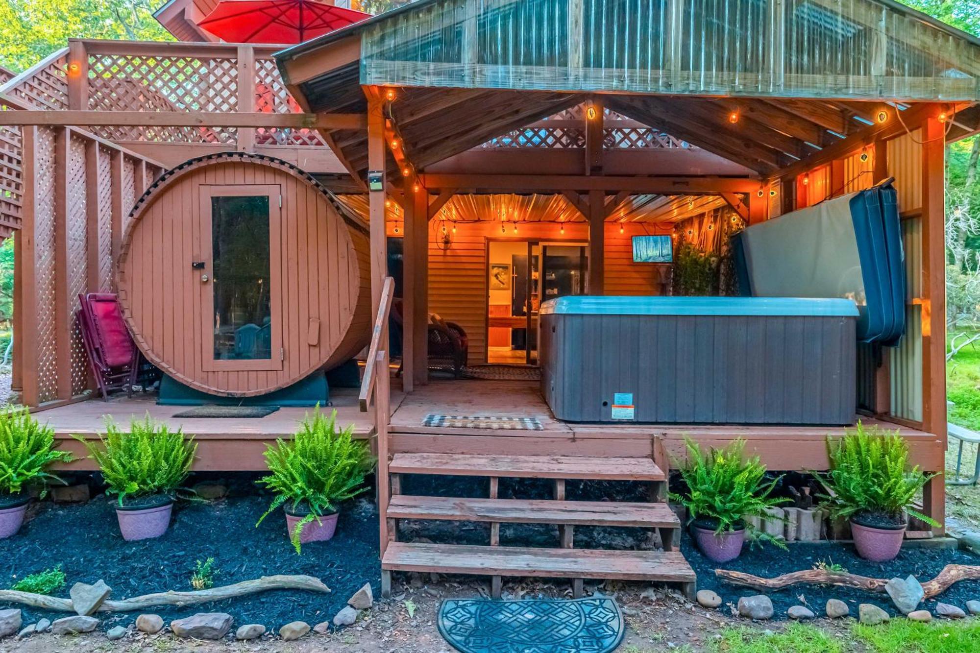 Poconos Ski Retreat With Sauna, Hot Tub, And Game Room Lake Harmony Exterior foto