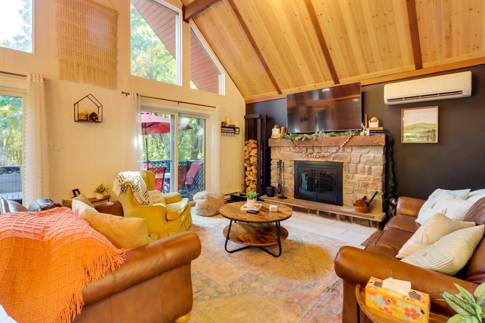 Poconos Ski Retreat With Sauna, Hot Tub, And Game Room Lake Harmony Exterior foto