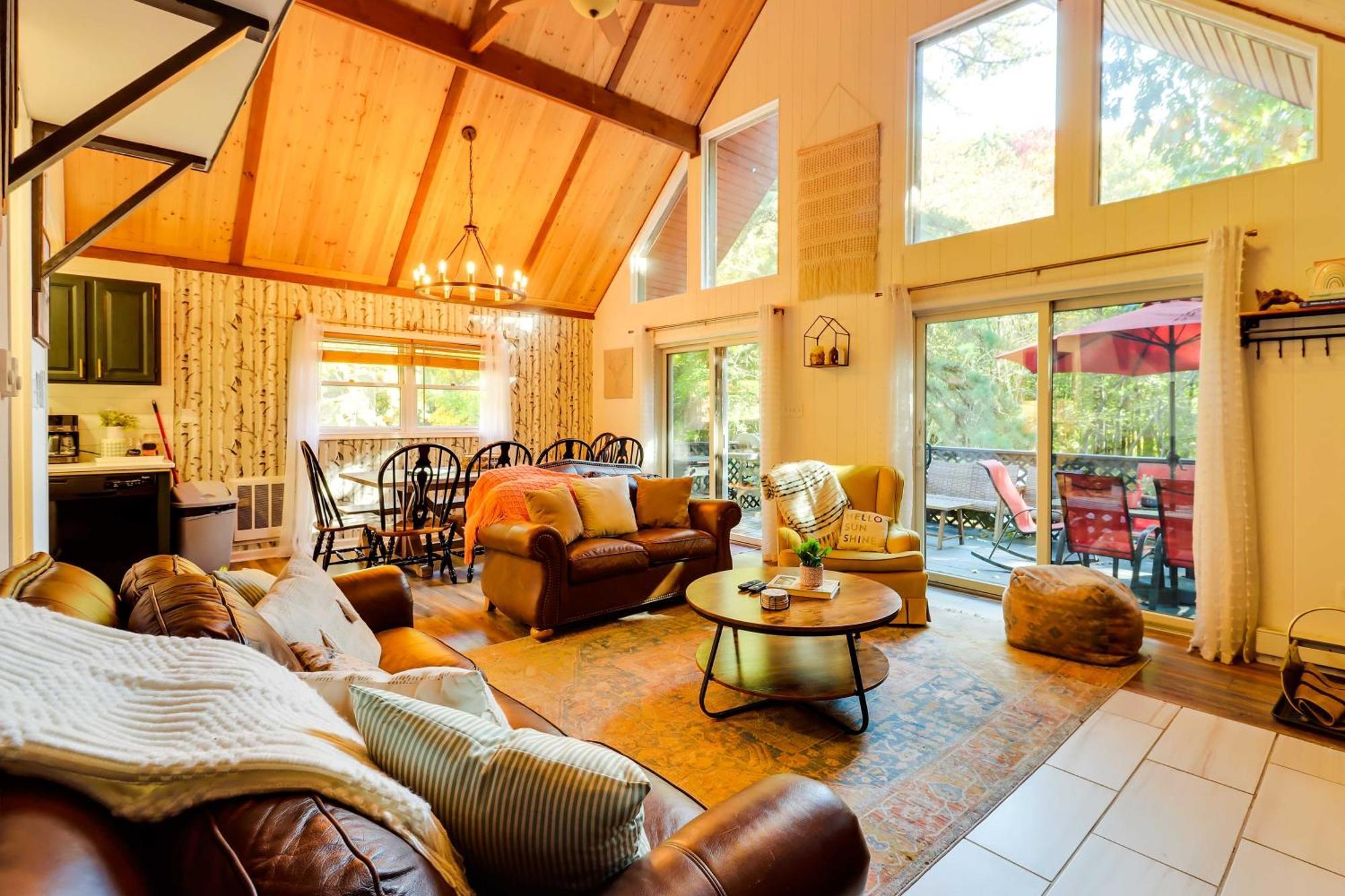 Poconos Ski Retreat With Sauna, Hot Tub, And Game Room Lake Harmony Exterior foto